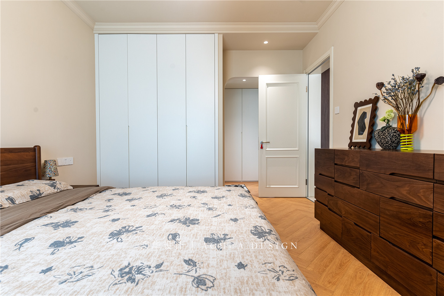 国博新城129㎡奶油中古