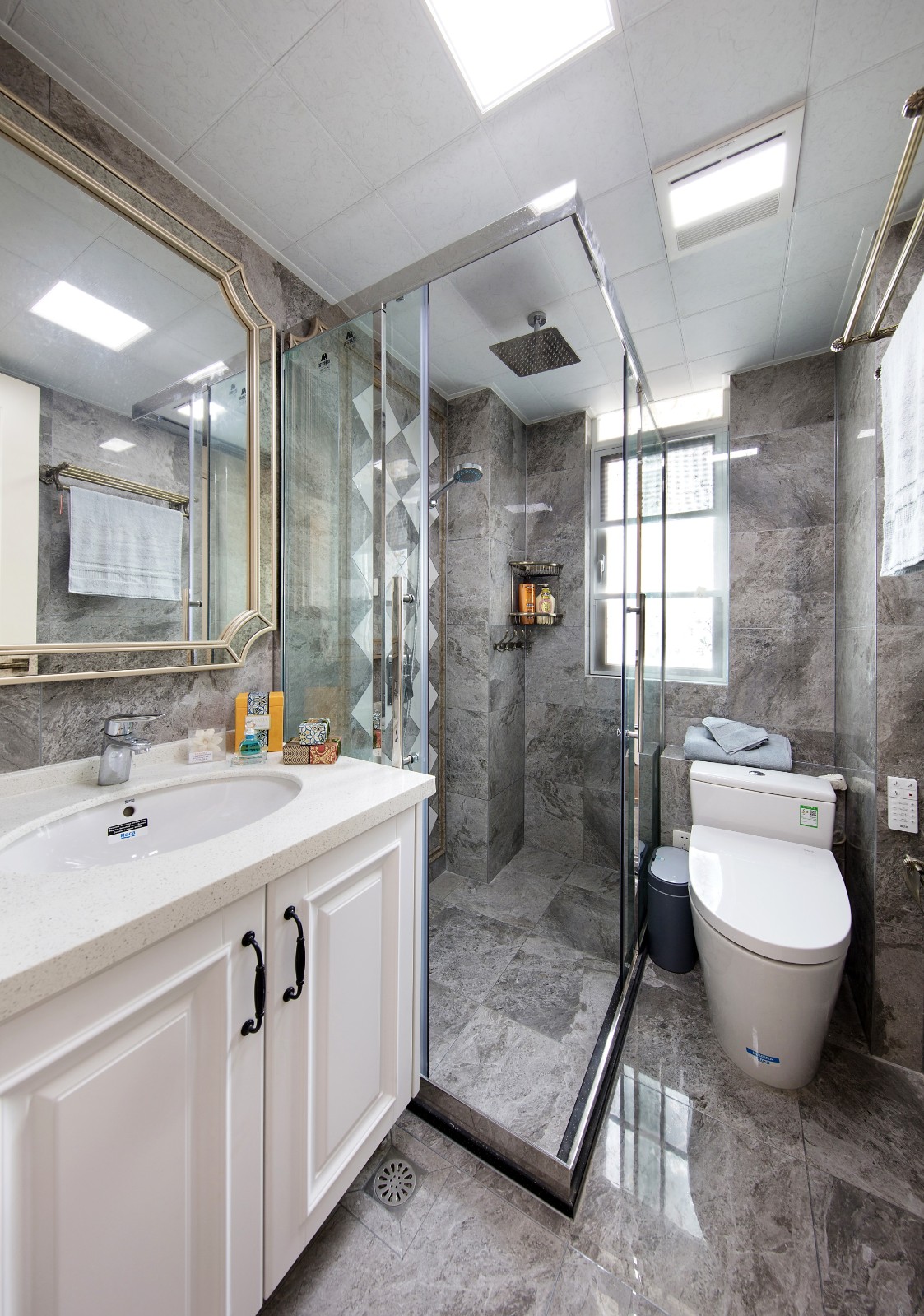 041159170649.jpg 卫生间.jpg